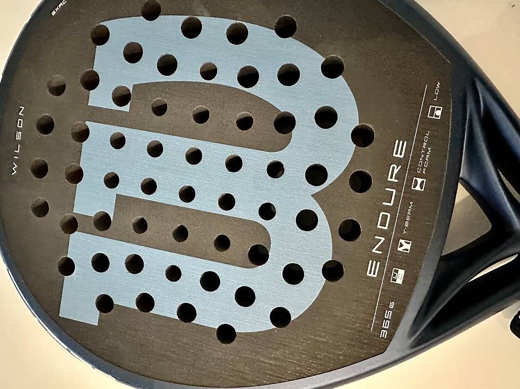 Schläger: Wilson Endure V1 Padel Racket – Gebraucht aus Muttenz von anna123 1