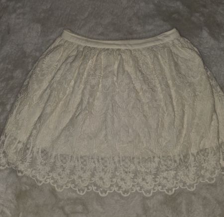 Elegantes Röckli aus Spitze, Grösse S