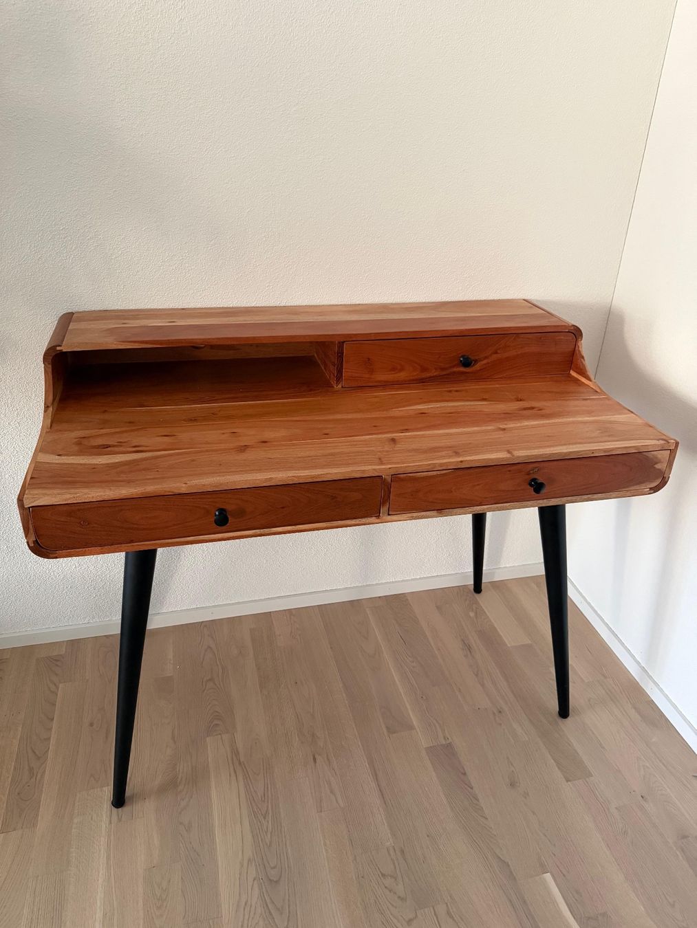 Bureaux: Schreibtisch Holz – D'occasion à Au ZH par tan_gy8j