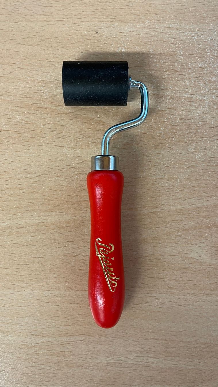 Tutti gli attrezzi: Andruckwalze Farbroller Handroller Folienroller Pajarito – Usato da Glattfelden venduto da cybermaxx