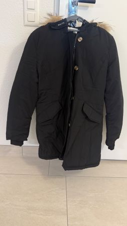 Schwarze Winterjacke mit Kapuze, Gr. L