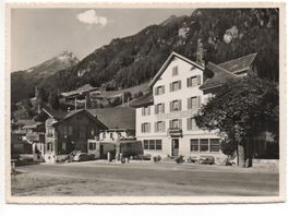 WASSEN Hotel des Alpes - Tankstelle - Auto