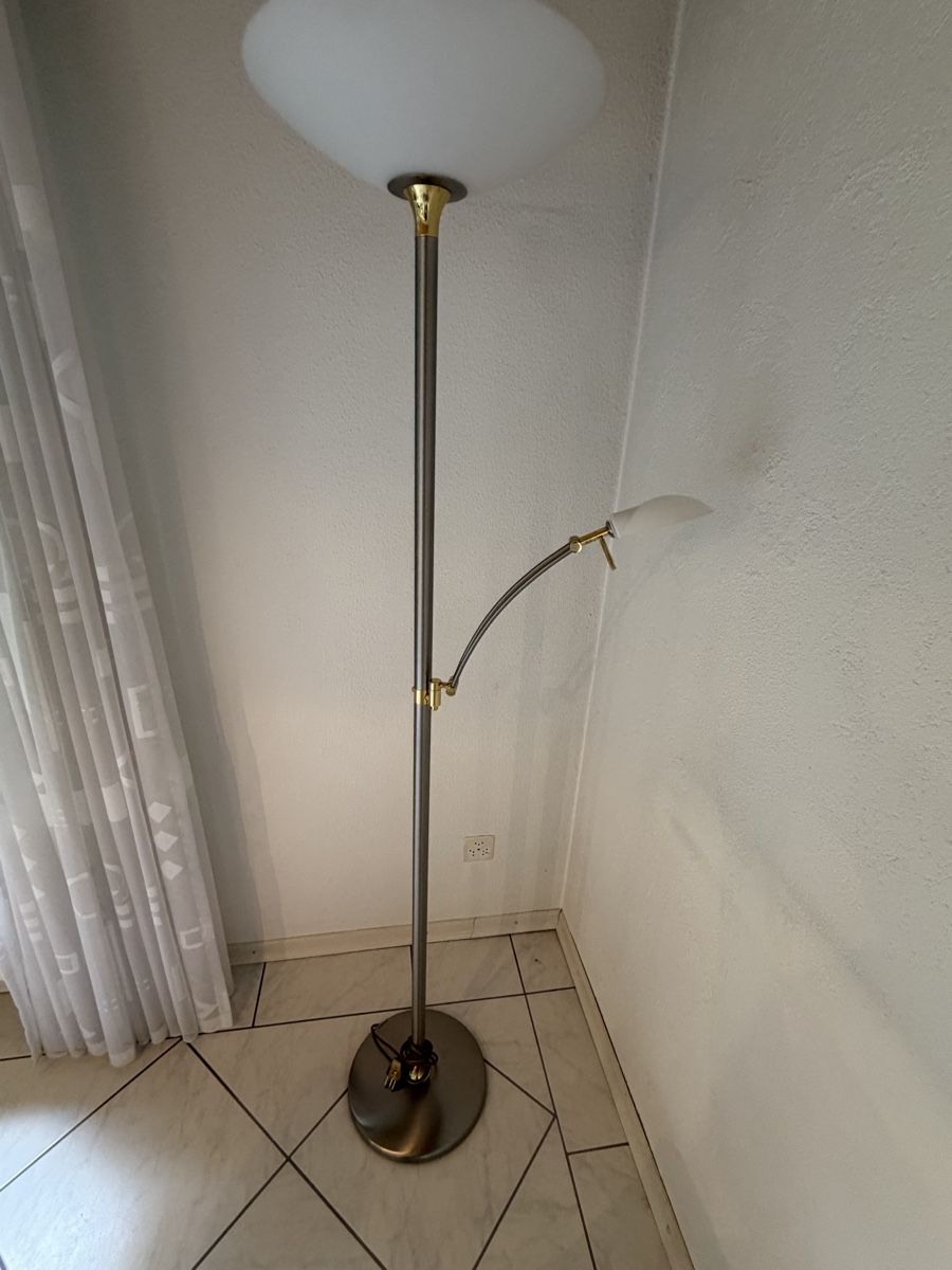Lampes: Ständerlampe dimmbar – D'occasion à Härkingen par shaggy70