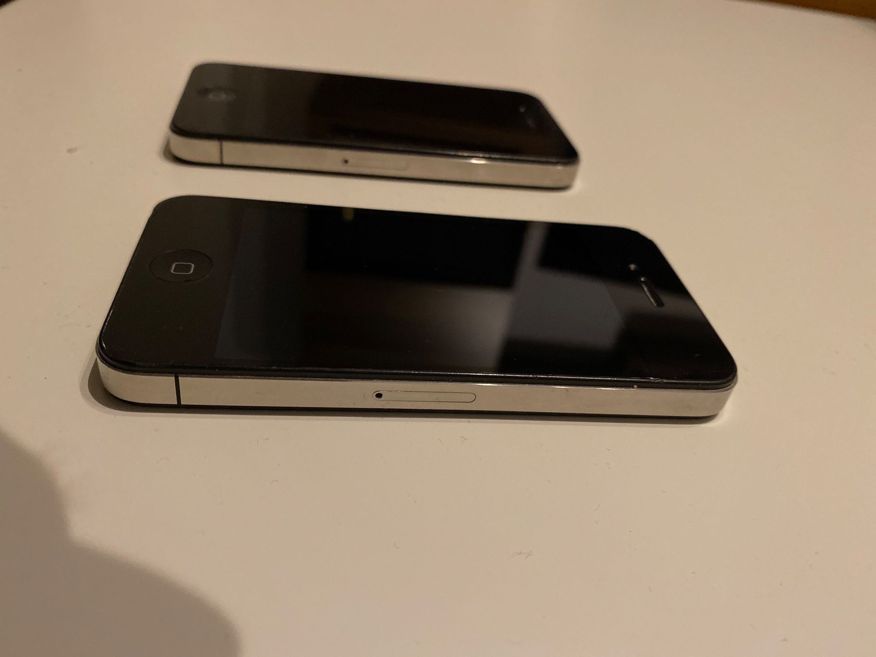 Apple Portables: 2 x Iphone 4 – D'occasion à Kriens par saleworld 1