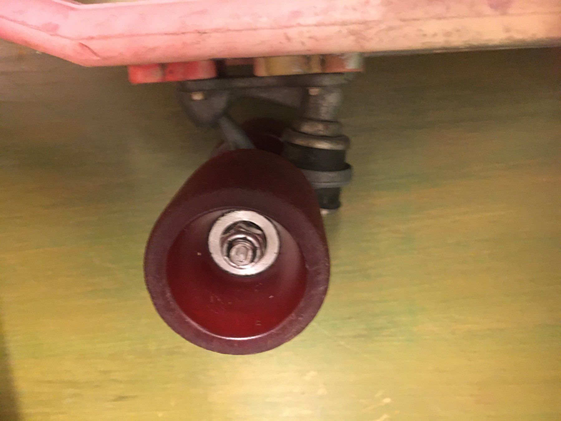 Skateboards: gutes buntes robustes Scateboard – Usato da Zürich venduto da Tivoli2 4