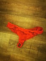 Rote Spitze Tanga - Verführerisch & Grösse S