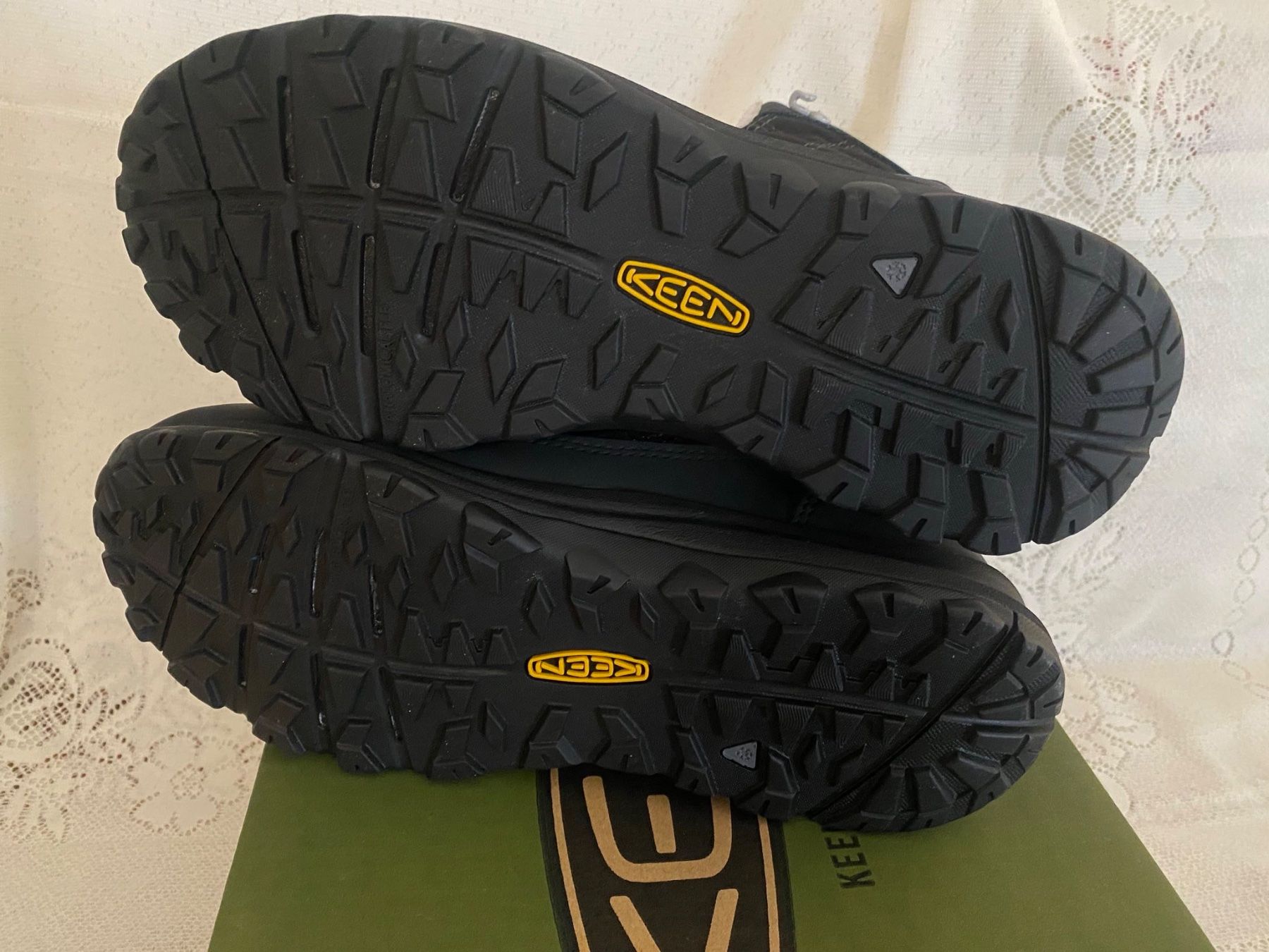 Keen Damenschuhe: Winterschuh Damen Keen Grösse 38.5 NEU mit Schachtel – Neu und originalverpackt aus Gasel von doctor_doak 4