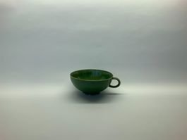 Grüne IKEA-Tasse mit Unterteller