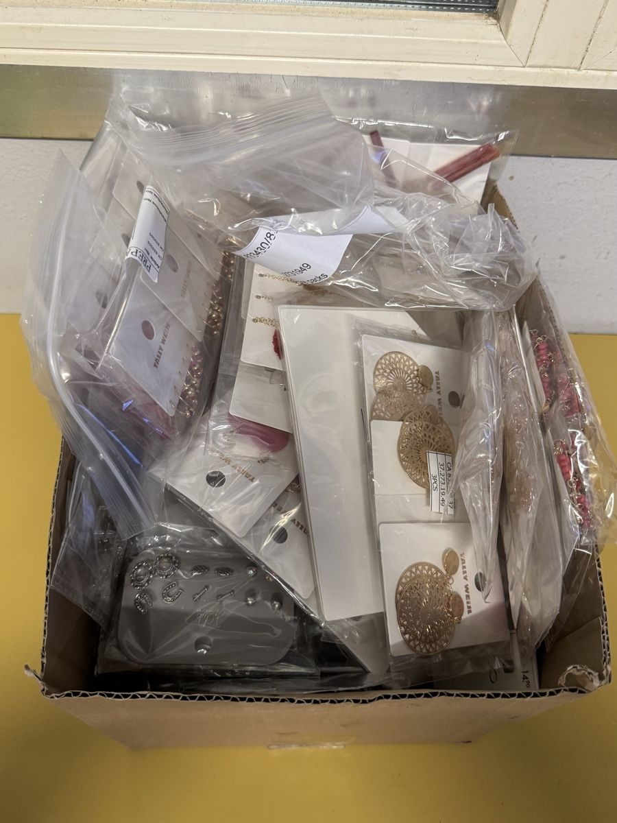 Altri gioielli: Lot Schmuck neu – Nuovo (secondo la descrizione) da Schlieren venduto da Freundlich02 2