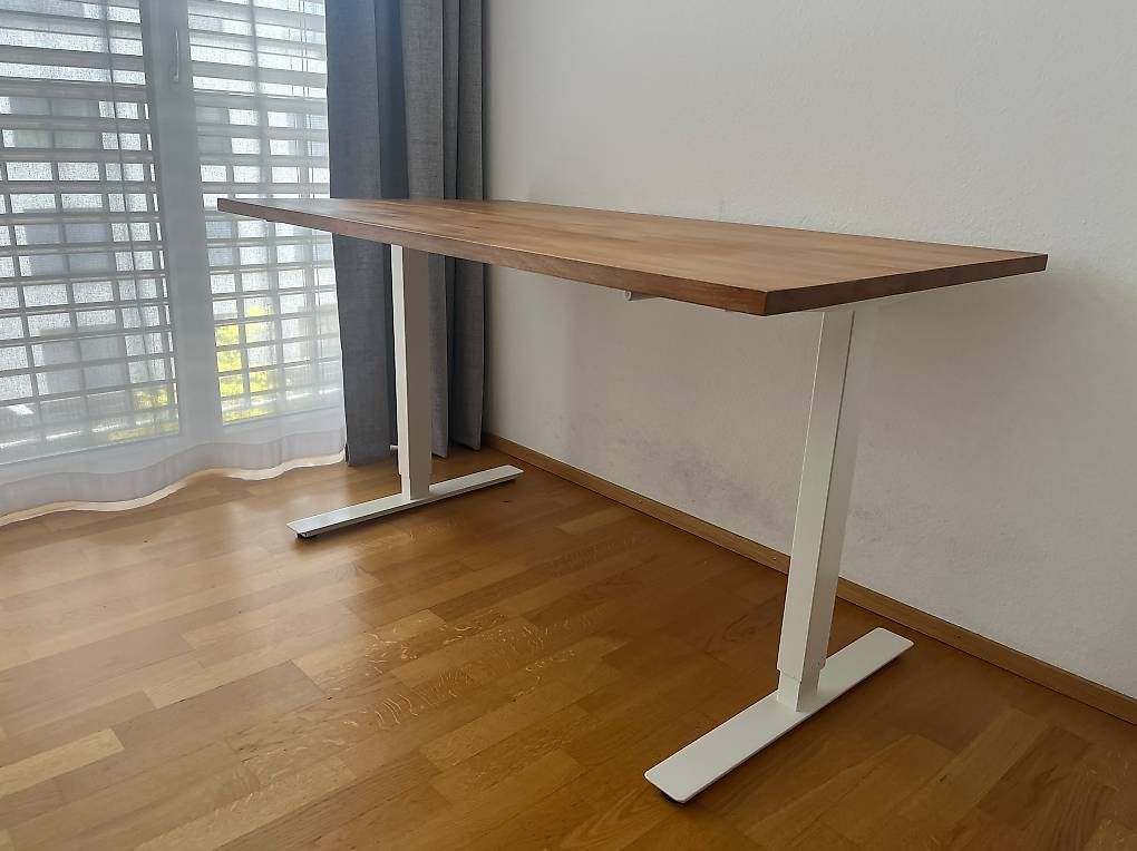 Bureaux: Bürotisch / Stehpult – D'occasion à Bern par untercel