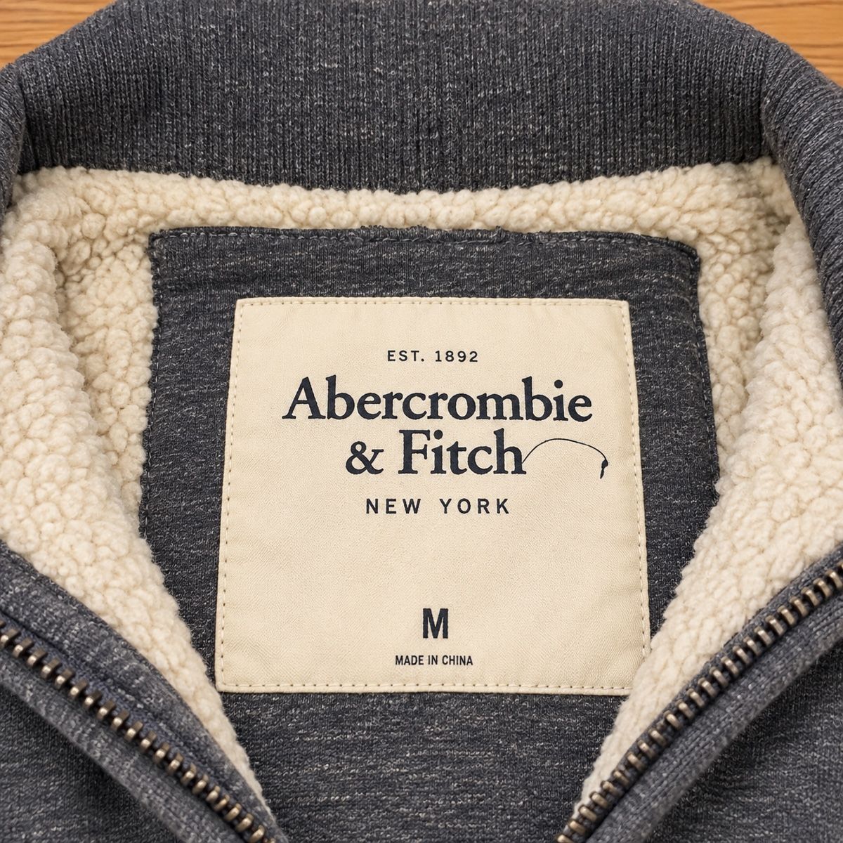Abercrombie Pullover & Sweatshirts: A&F Pullover M – Gebraucht aus Bassersdorf von lev_75cn 2