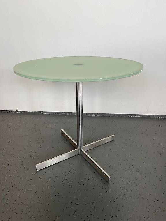Tische: Beistelltisch – Gebraucht aus Auw von Sappelt