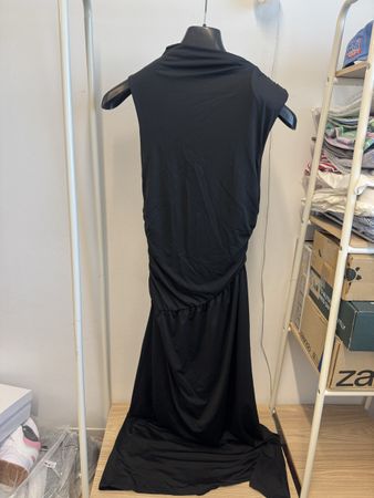 Damen Kleid Schwarz Lang Schulterpolster S NEU Elegant
