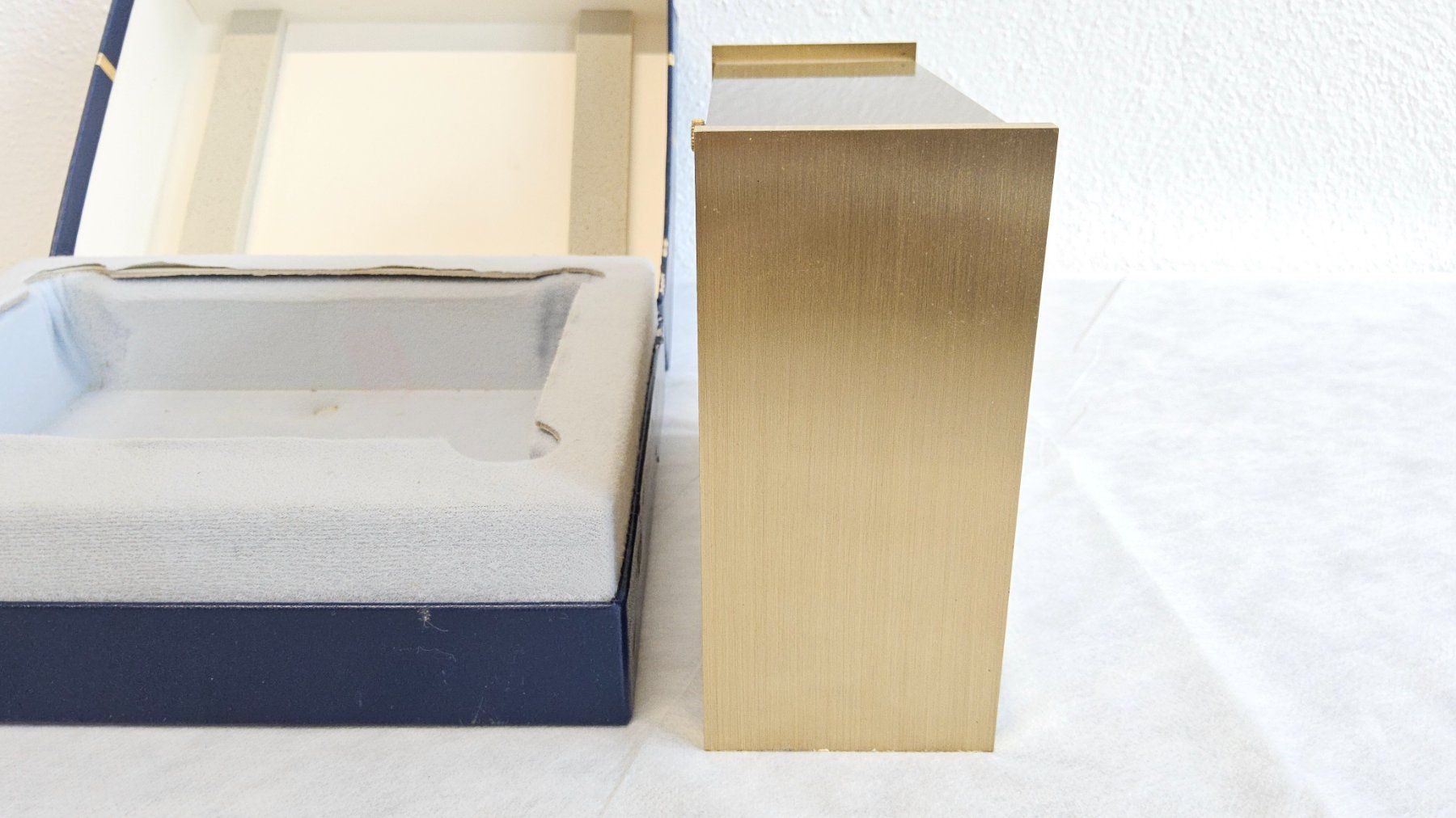 Stand- & Wanduhren: Pendulette Cyma vintage avec coffret – Defekt aus Malleray von Frederic24 8