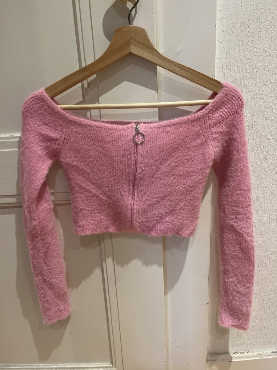 Bershka Top: Crop top rose manche longue – Usato da Lausanne venduto da mae_dj7r