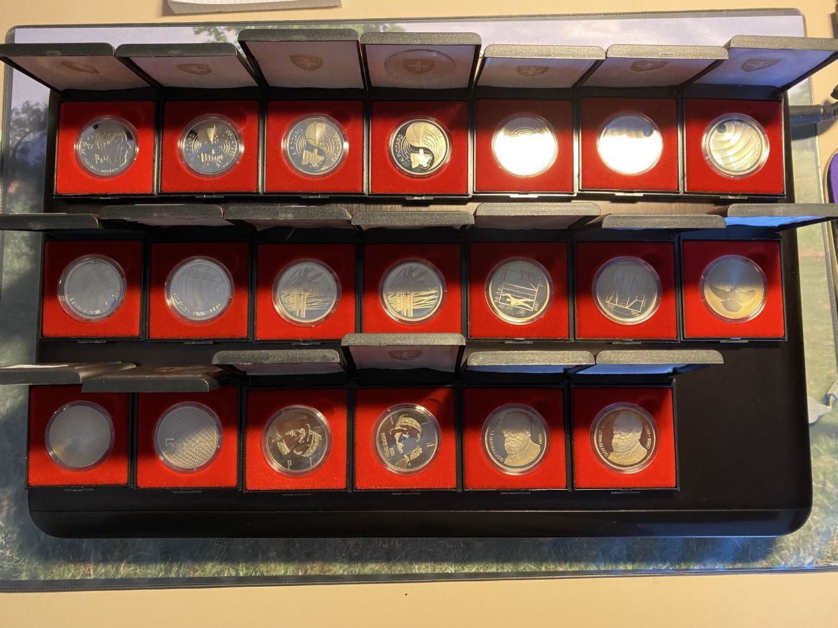 Tutti le monete: Lot de 20 pièces de 5 Fr commém. Flan Bruni – Nuovo e nell'imballaggio originale da Corsier-sur-Vevey venduto da Ginoarturo 1