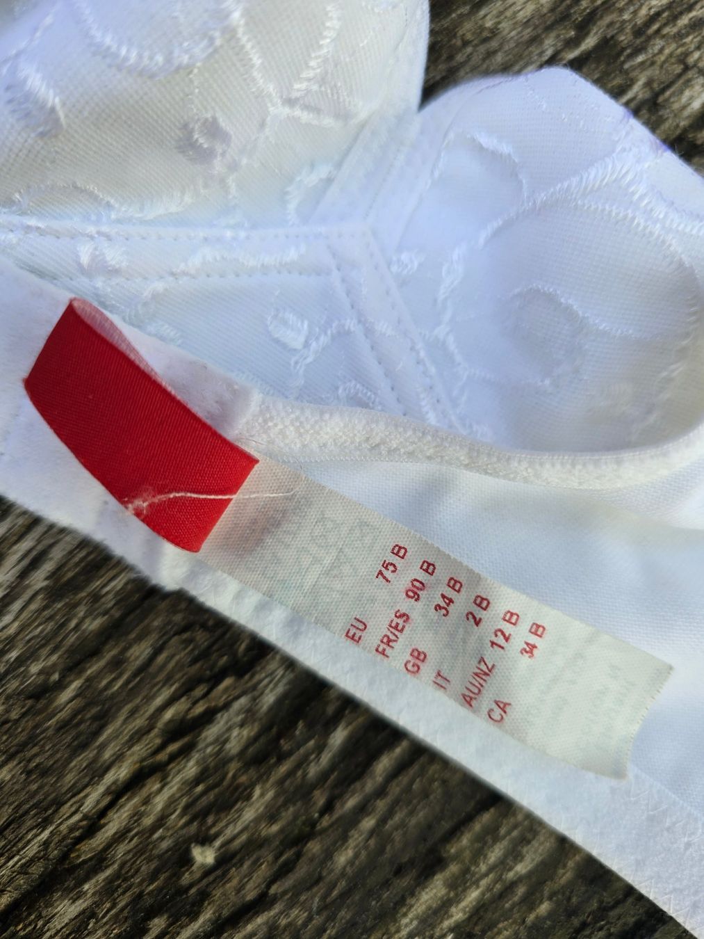 Triumph Altra biancheria intima: Kleidung: BH Triumph weiss 75 B – Nuovo (secondo la descrizione) da Romanshorn venduto da Rachacha 3