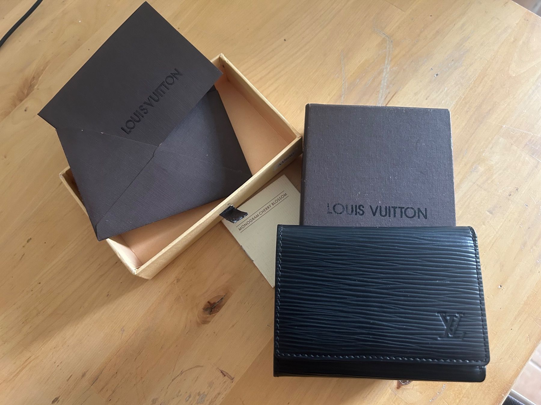 Louis Vuitton Brieftaschen: Portefeuille Louis Vuitton – Neu und originalverpackt aus La Neuveville von Santiago04