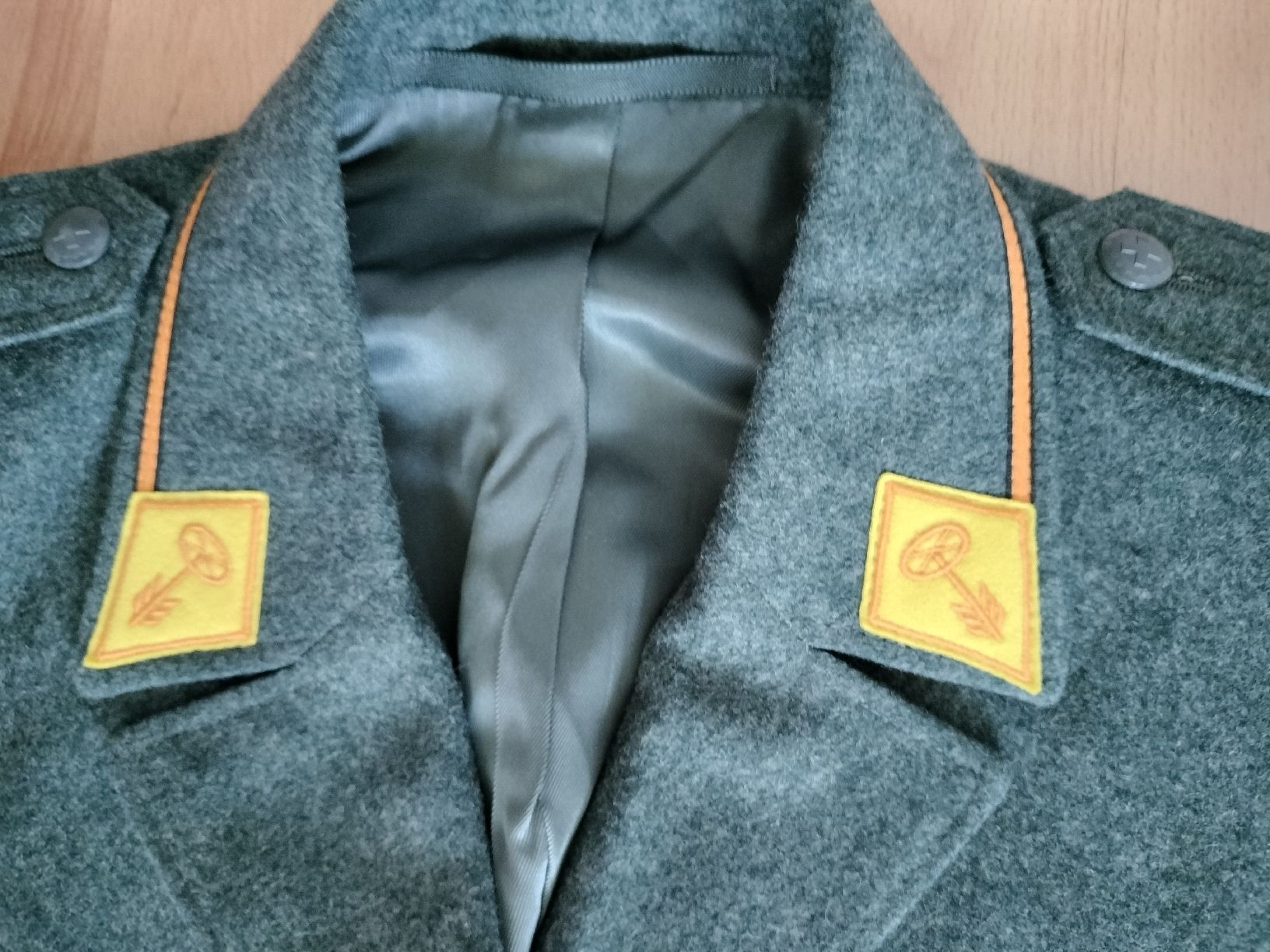 Schweizer Armee Uniformi: Antike Schweizer Armee Militär Uniform – Usato da Schwanden Sigrisw venduto da Wibe81 1