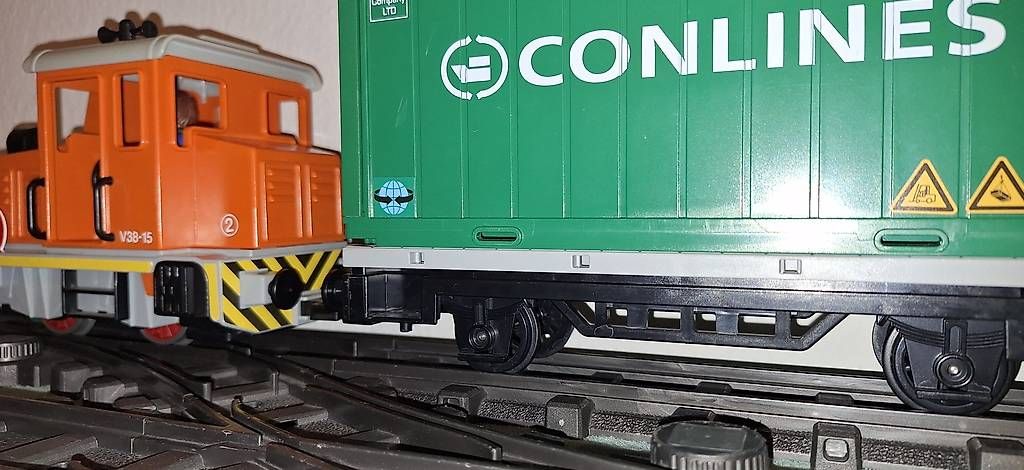Playmobil Giocattoli: Playmobil 4085 Container-Güterwagen grün #121 – Usato da Reinach BL venduto da Playmobilist 4