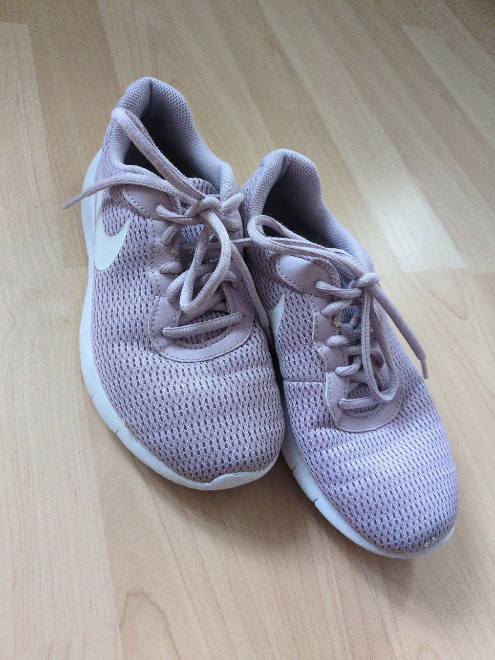 Nike Scarpe per ragazze: Turnschuhe Gr.36 Nike – Usato da Basel venduto da Flu_mgg5