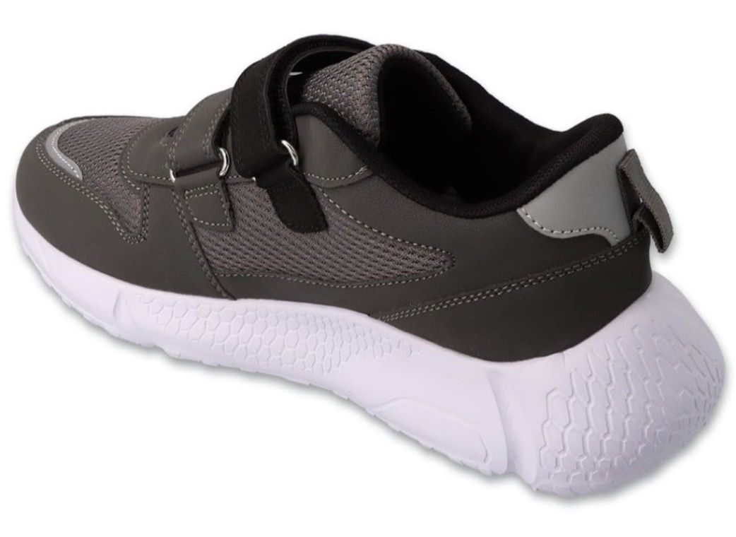 Chaussures garçon: Sneaker Gr. 30 - schwarz - neu – Neuf avec emballage d'origine à Flumenthal par SecondLove_CH 2