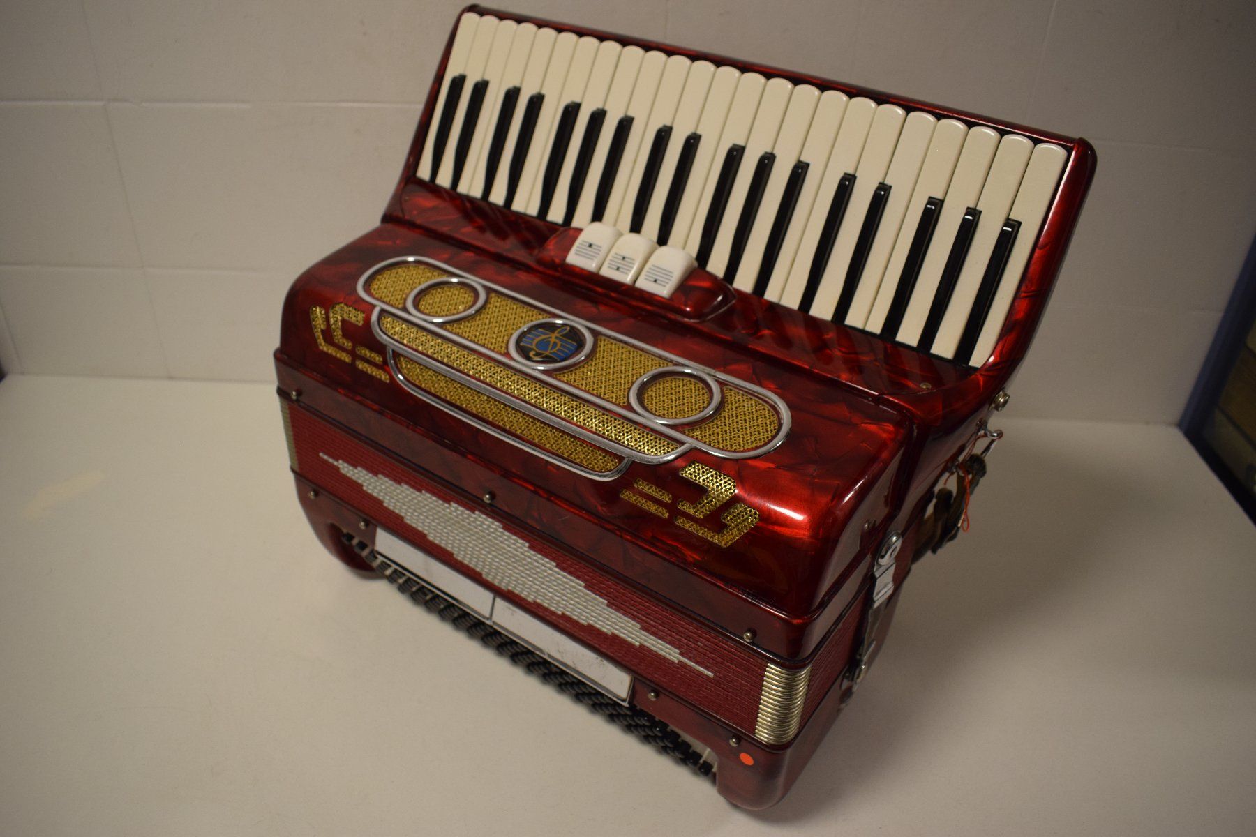 Strumenti musicali: Akkordeon chromatisch Victoria – Usato da Zürich venduto da baumusik 2
