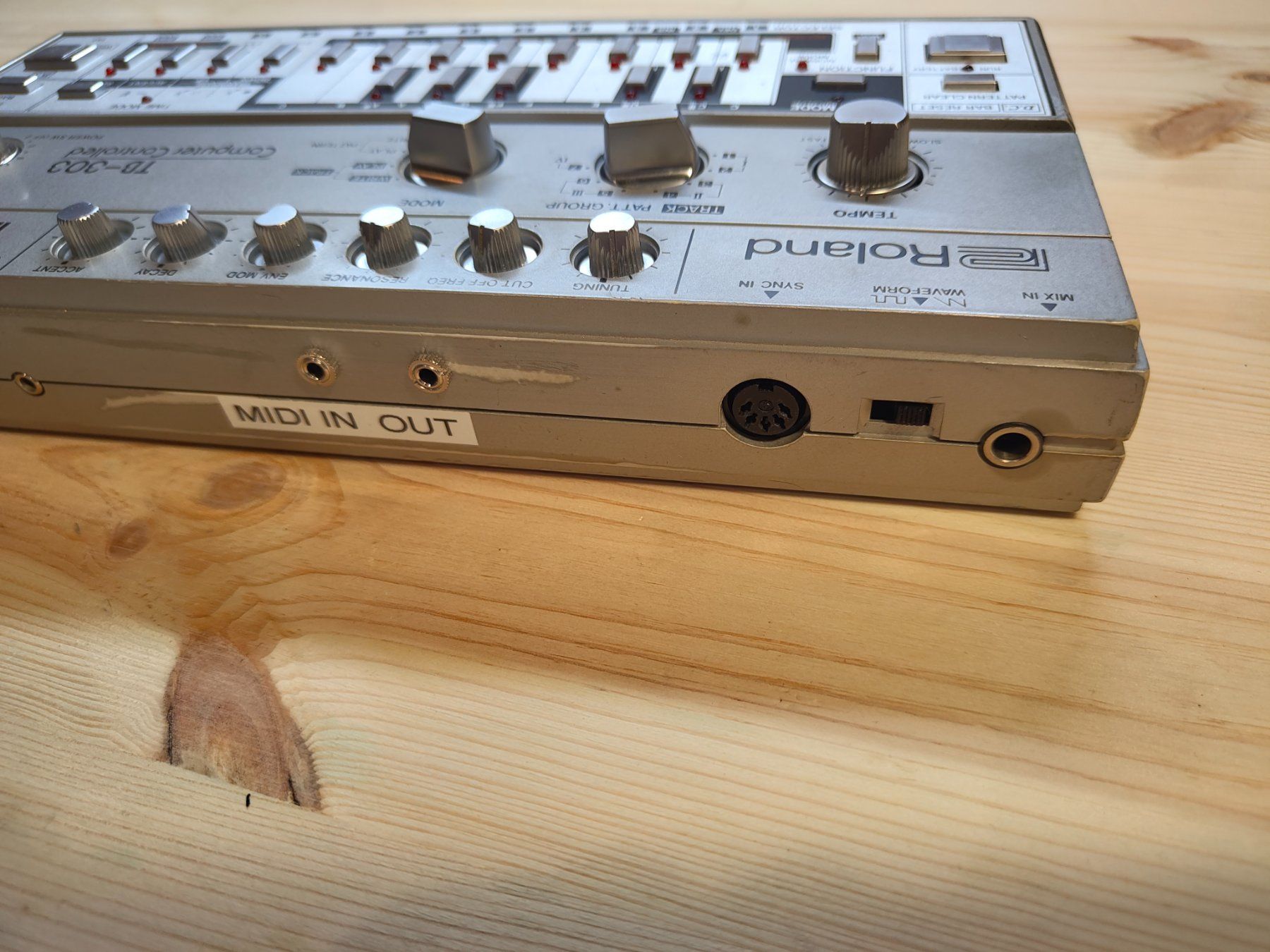 Roland Musikinstrumente: Roland TB-303 – Gebraucht aus Onex von Bidouba 4