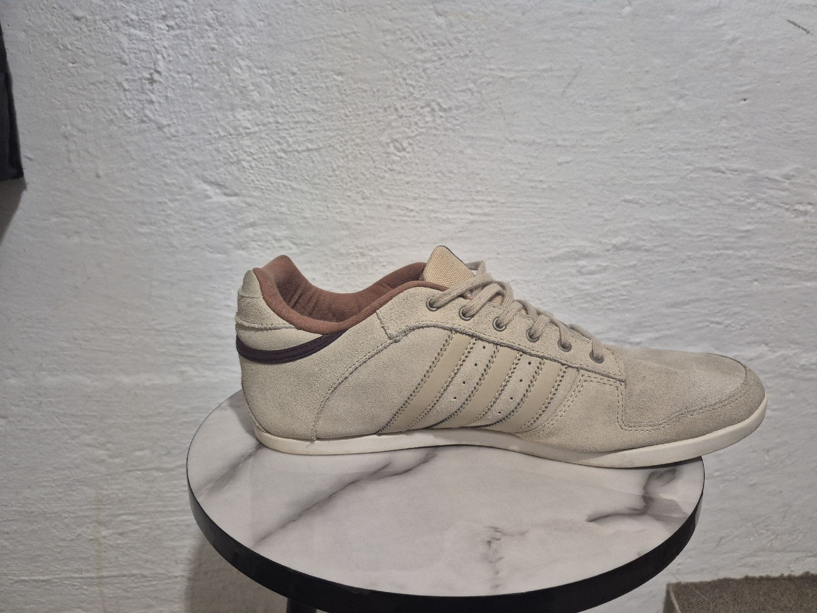 Scarpe da uomo: Adidas Schuhe, Top Zustand, hellbeige, Grösse 44 – Usato da Winterthur venduto da Lumi11 1
