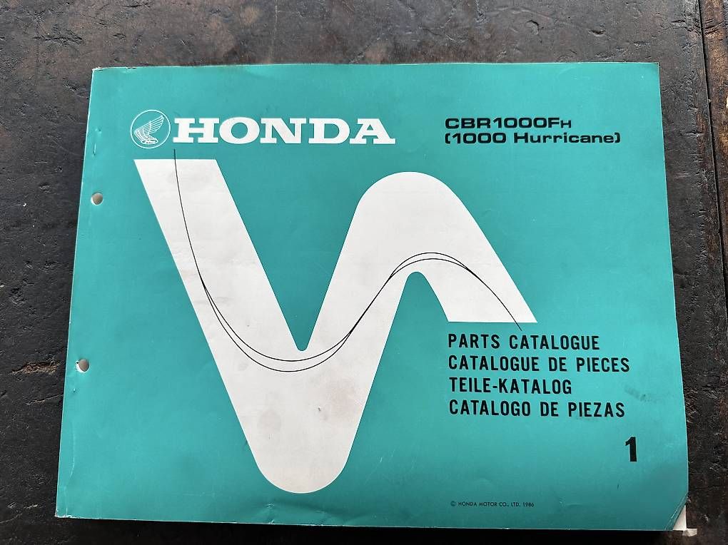 Libri: Teilekatalog Honda CBR 1000 – Usato da Dättlikon venduto da Becd