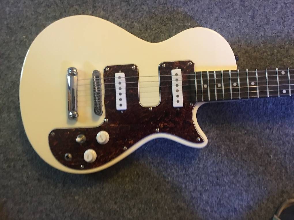 Hagström Musikinstrumente: Nagelneue Hangstrom Metropolis S – Neu (gemäss Beschreibung) aus Duggingen von Singfogel 1