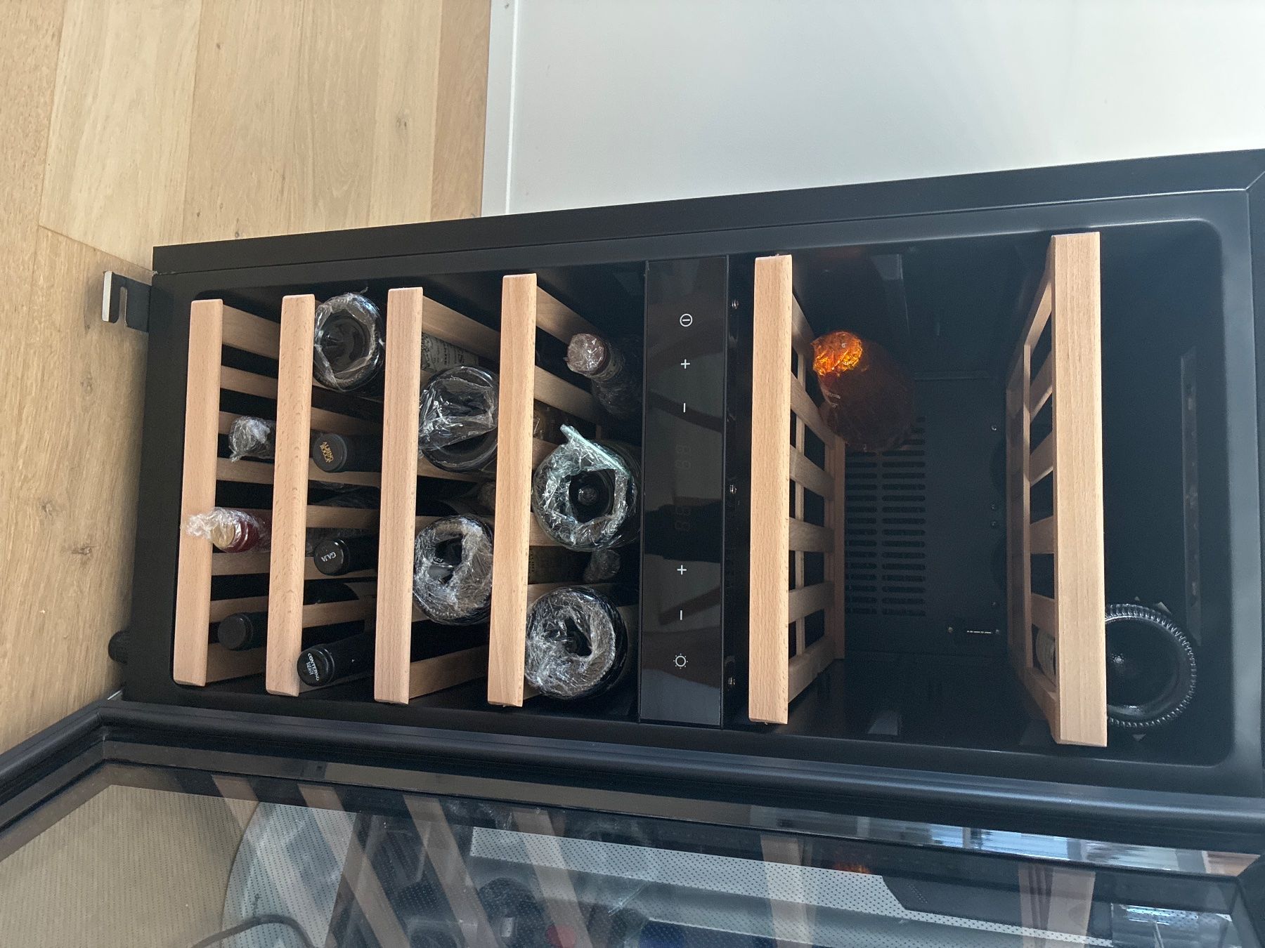 Kühlschrank: Cantinetta frigo per vino – Neu (gemäss Beschreibung) aus Bern von mat_r79w 3