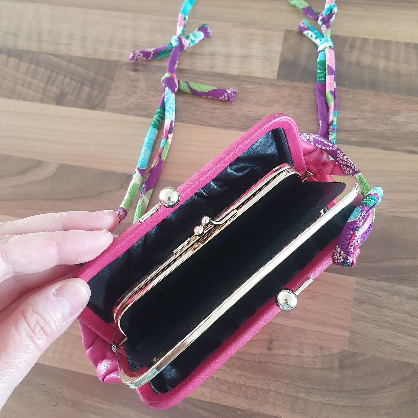 Taschen für Damen: Magnifique petite pochette – Neu (gemäss Beschreibung) aus Carouge GE von bub_c8hk 1