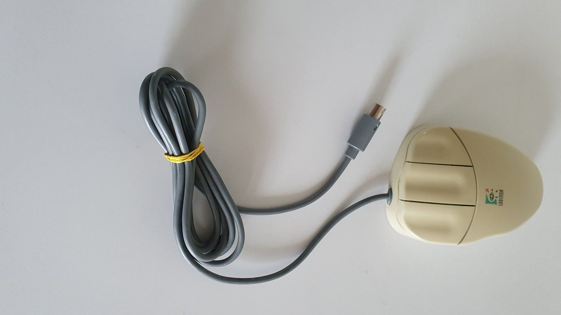 Logitech Maus: Vintage Logitech Maus Serial-MousePort M-CQ38 – Gebraucht aus Giswil von  1