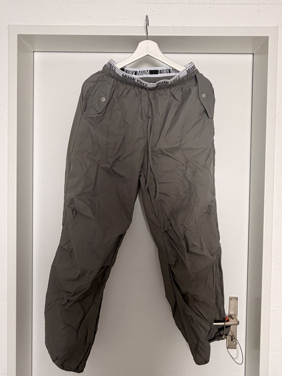 Pantaloni: Coole Sommer-Hose, Khaki, Gr. S Neuwertig – Usato da Sempach venduto da ljnaelena