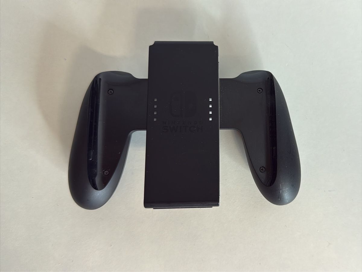 Nintendo Console: Nintendo Switch Konsole - with screen protector! – Usato da Ehrendingen venduto da bubulence 4
