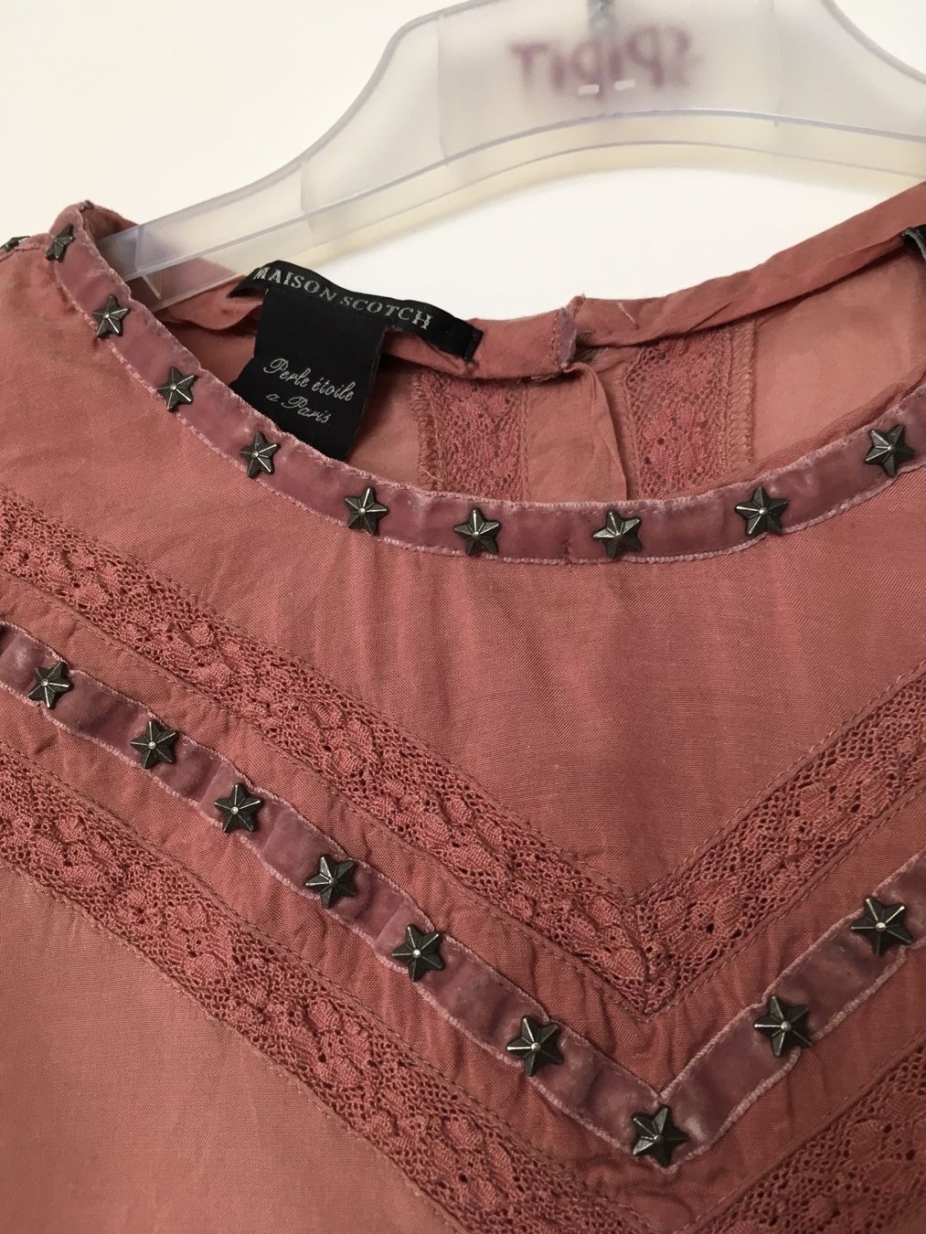 Maison Scotch Camicette: Maison Scotch, Bluse mit Nieten, Gr. S – Usato da Schlieren venduto da cotopaxi06 1