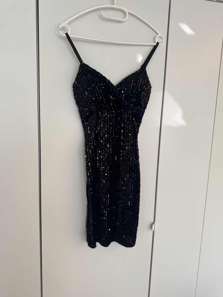 Vestiti: Schwarzes Pailletten Kleid – Usato da zürich venduto da Bailey17 1