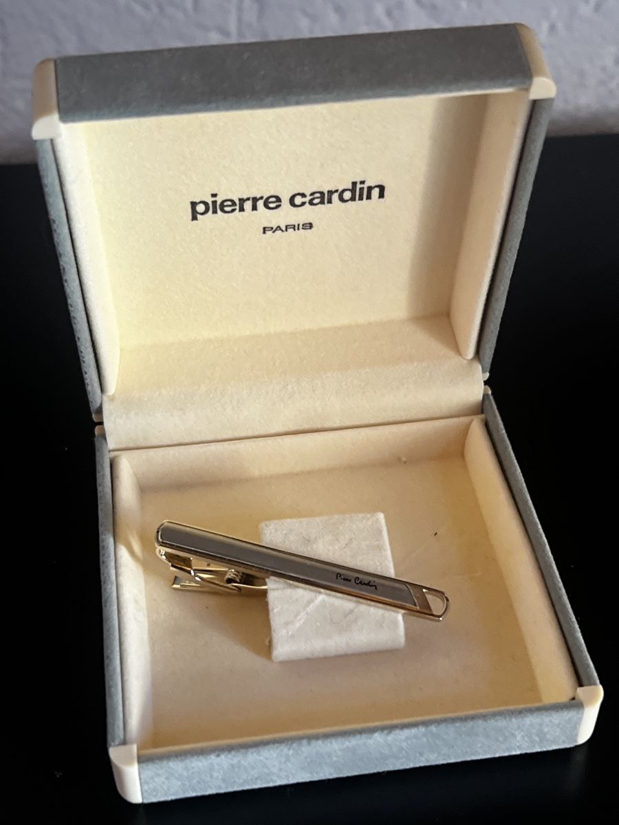 Spille & Fermagli: Pierre Cardin Paris Krawattenklammer mit Box – Usato da Winterthur venduto da Dejv