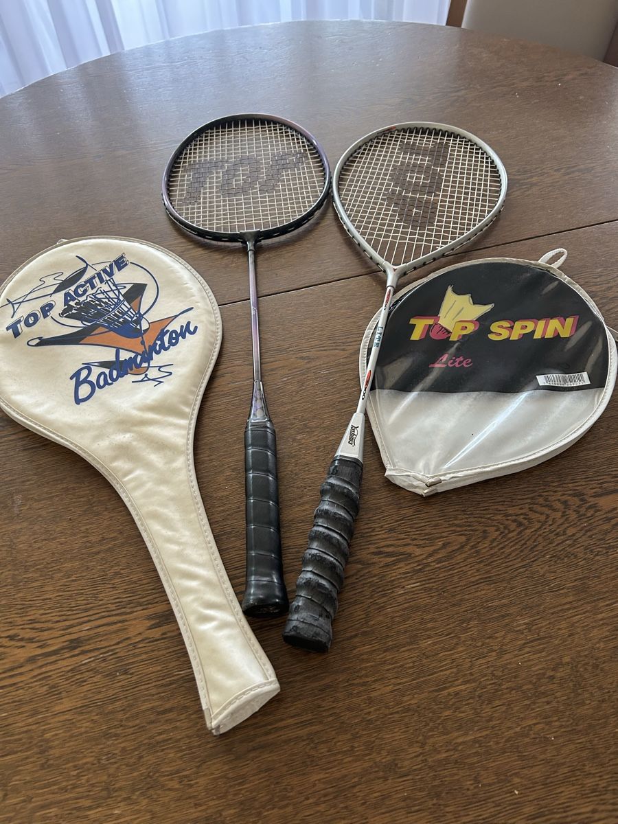 Raquettes: Badminton Schlaeger Set mit 5 Ballen gebraucht – D'occasion à Zürich par famsoldera 1