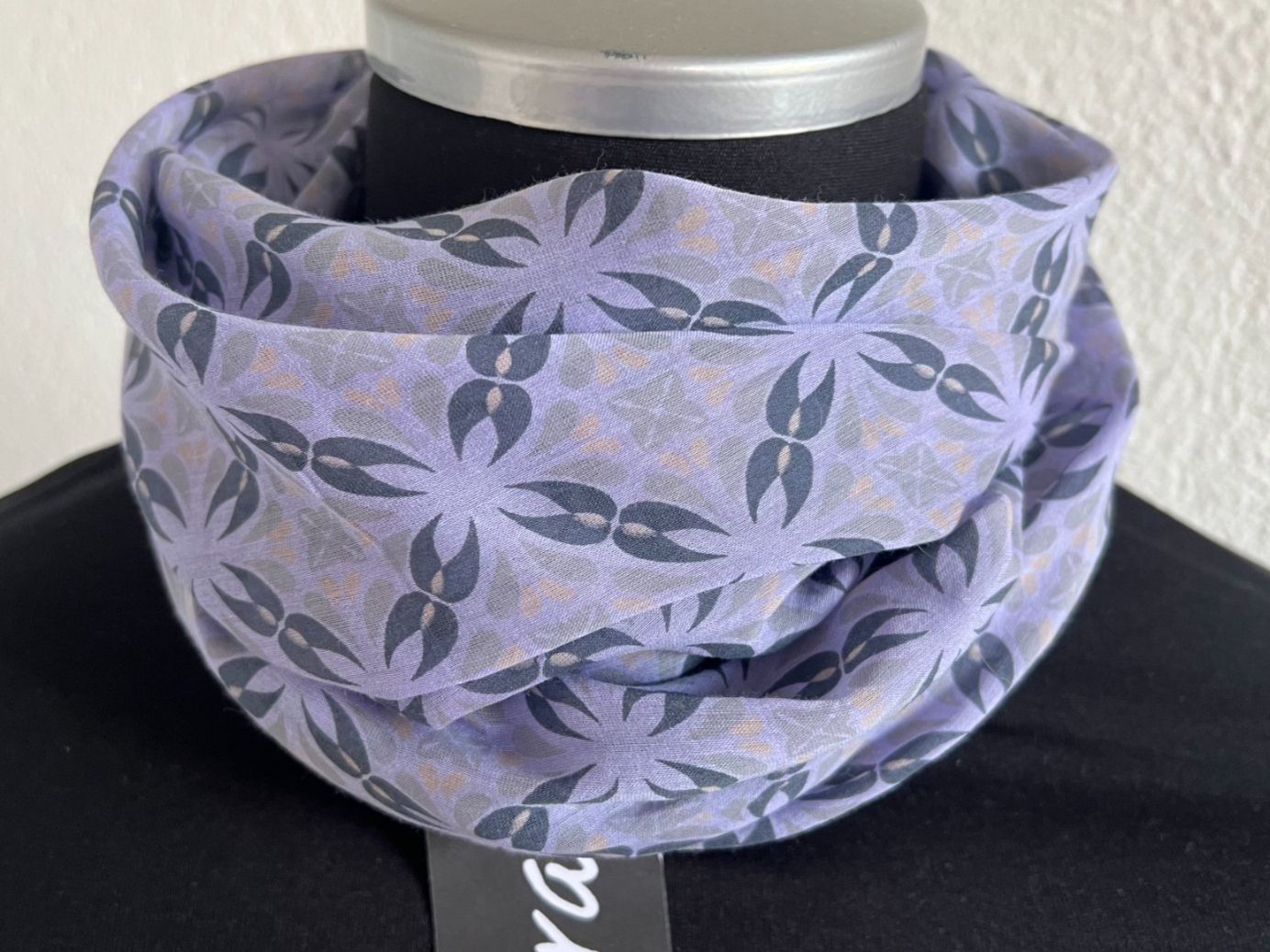 Colora Foulard & Sciarpe: Colora Schal, 30% Seide, Flieder, NEU – Nuovo e nell'imballaggio originale da Worb venduto da farben20zauber