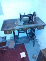 Nähmaschine Wertheim mit Untergestell und Pedal