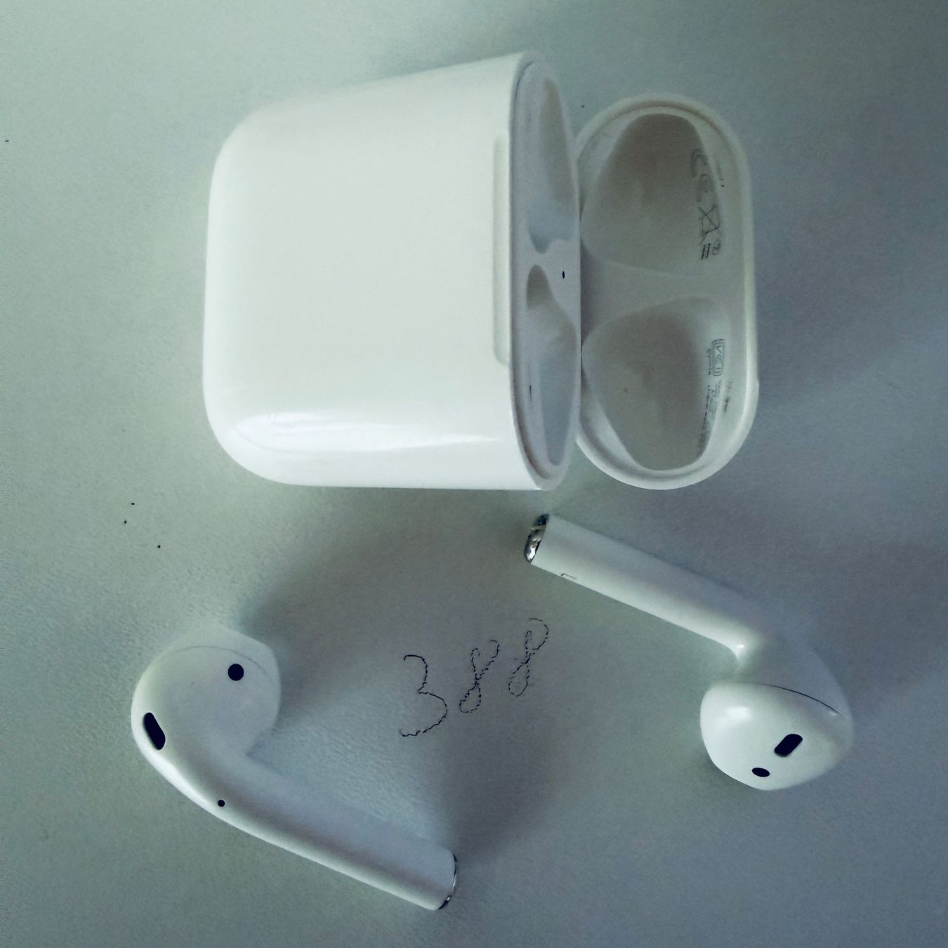 Apple Cuffie: Original Apple AirPods 2 Gen. Wireless Kopfhörer & Case – Usato da Basel venduto da MY.AIRPODS.SHOP 4
