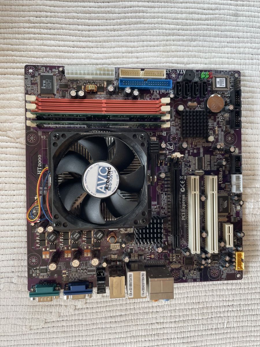 PC: Pièces pour vieux PC – Usato da Commugny venduto da arm_7m7m 2