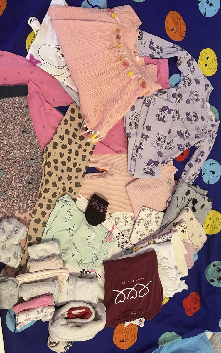Lotti & Set di vestiti: Kleiderpaket//Mädchen//5-6 J – Usato da Böckten venduto da ZokaAugust