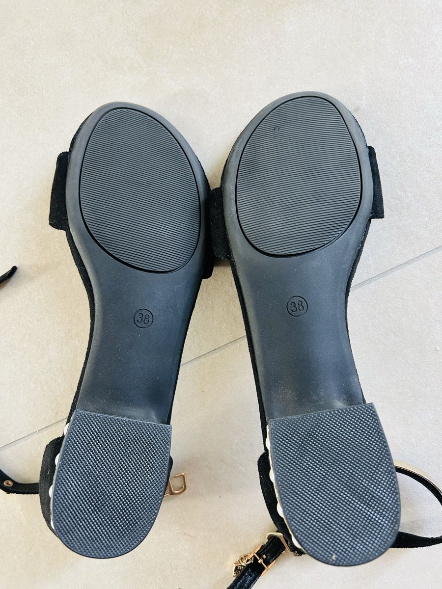 Chaussures femmes: Sandales noires décorées perles – Neuf (Voir description) à Founex par etswang 4