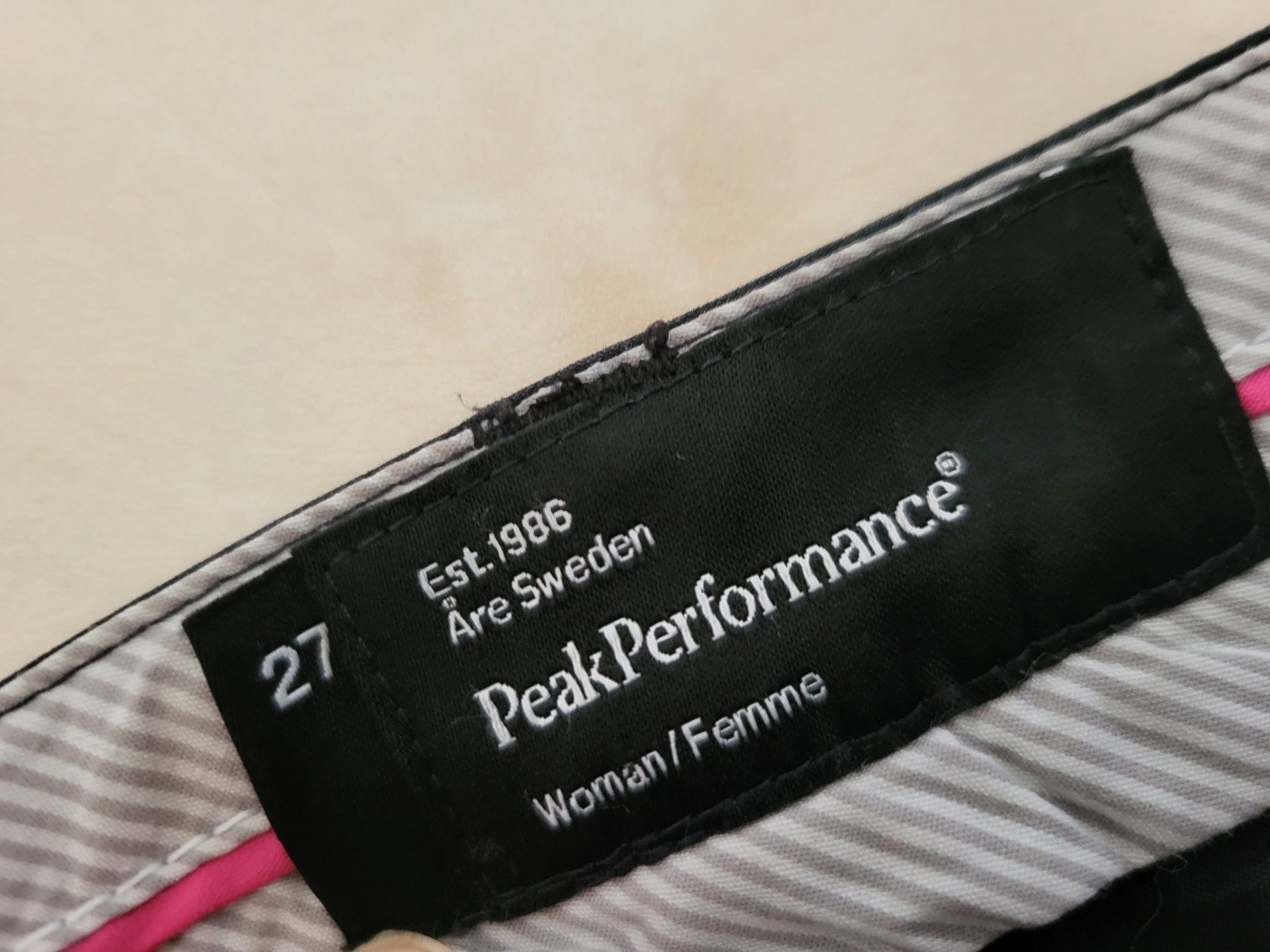 Peak Performance Jeans: Jeans-Shorts Peak Performance, Schwarz, Grösse 27 – Usato da Gattikon venduto da Andi1209 2