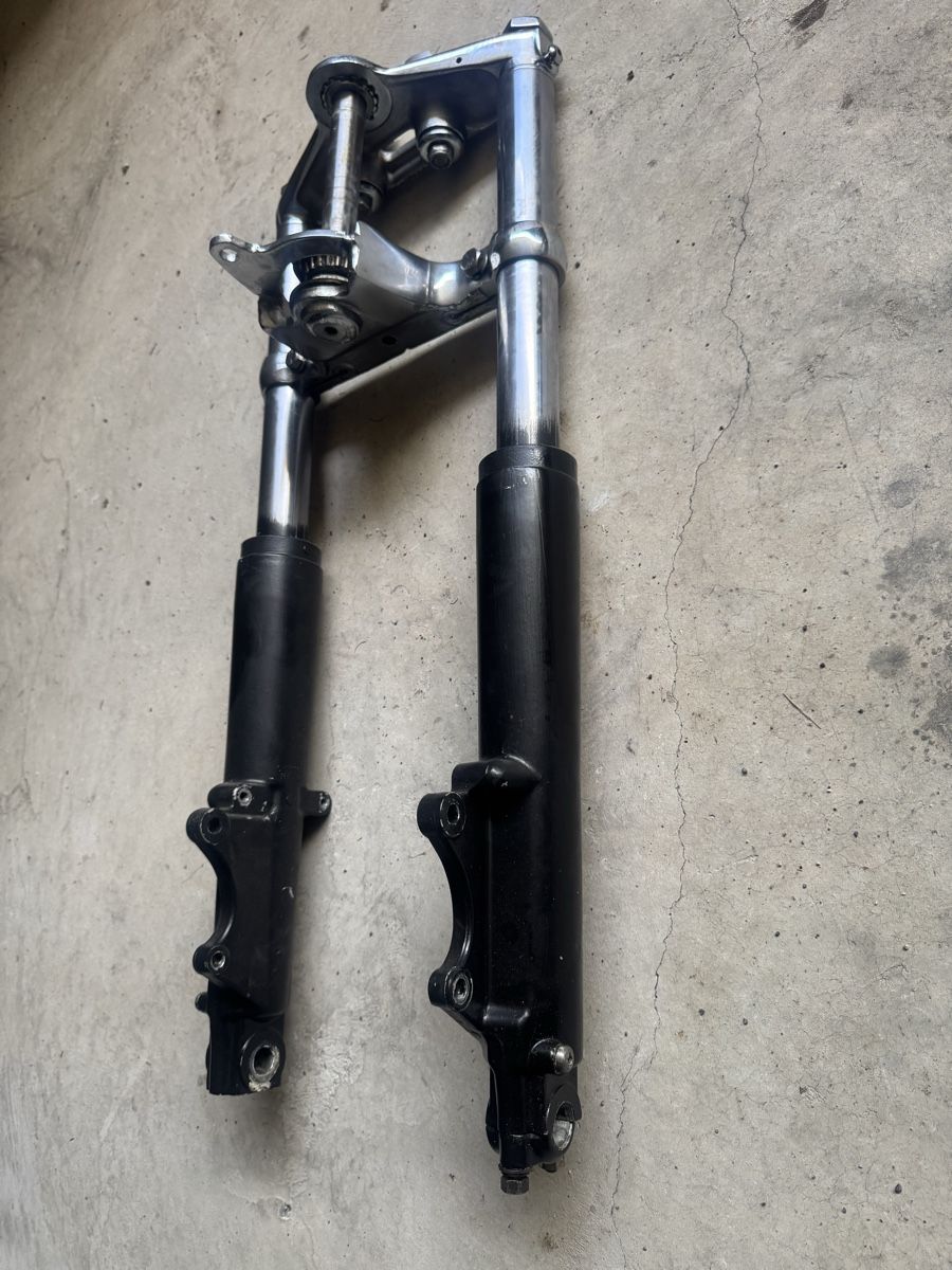 Harley-Davidson Toutes les pièces détachées moto: Fourche Harley Davidson – D'occasion à Bouveret par Alex.83 2