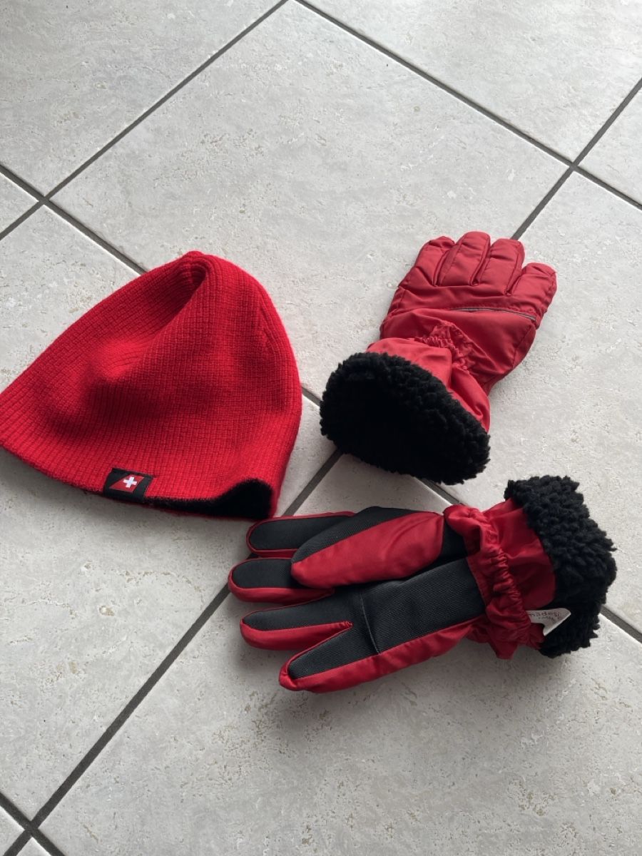 Lotti di vestiti: Warmes Winterset Gr 6 Handschuhe plus Wendemütze one size – Nuovo (secondo la descrizione) da Lostorf venduto da Luelostorf 2