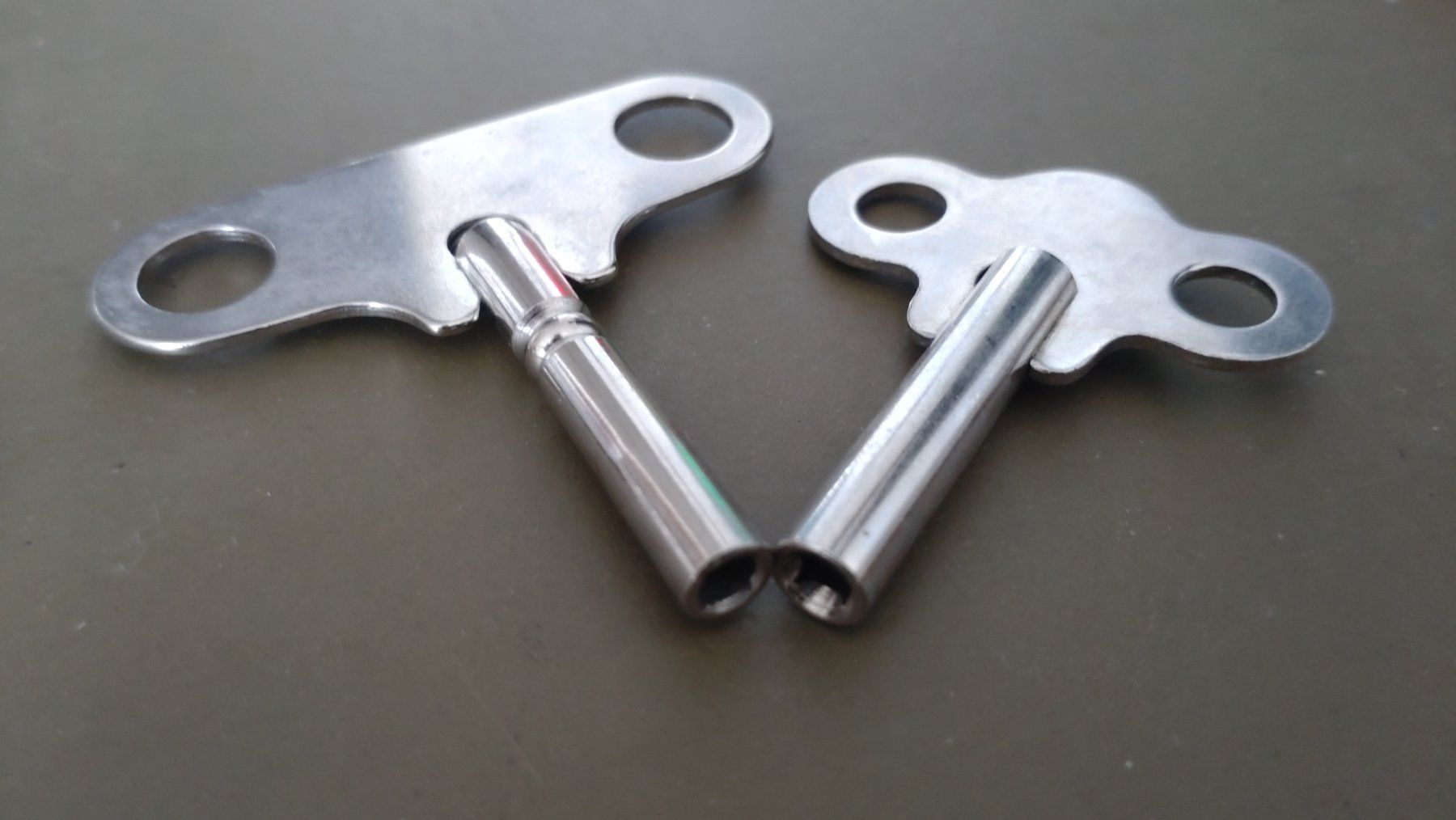 Schlüssel: 4 clés de remontage pour horloges anciennes – Gebraucht aus Vuadens von Tsaberli1 1